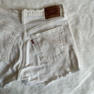 Levi’s 501 White Denim Shorts Size W28